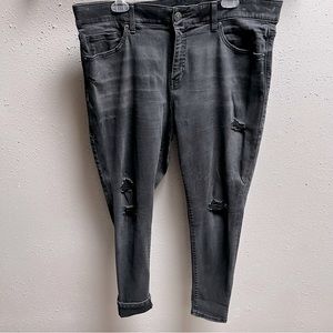 LuLaRoe Black Distressed Skinny Fit Jeans COMFY! EUC 36 (16/18)